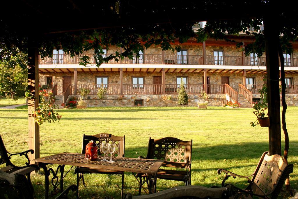 Alojamiento En Entorno Rural Los Trobos Villar de Otero ภายนอก รูปภาพ